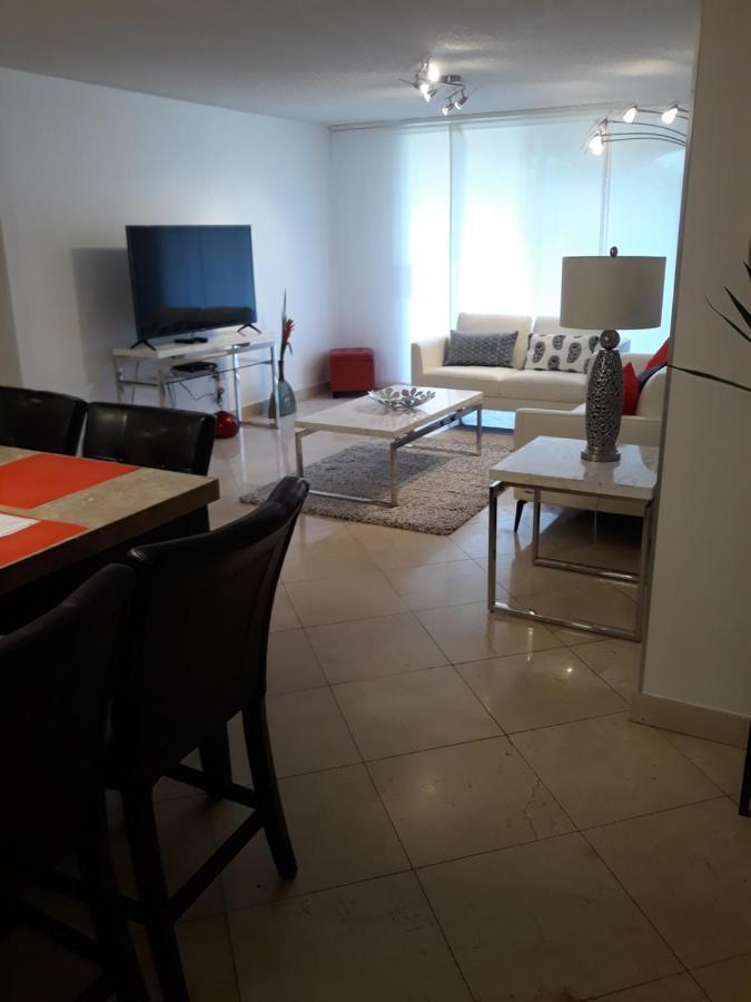 Resort Style In Aventura Florida Экстерьер фото