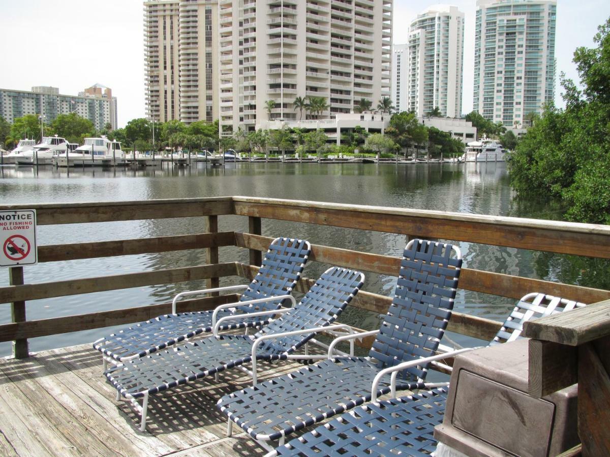 Resort Style In Aventura Florida Экстерьер фото