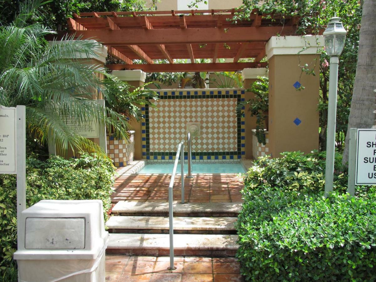 Resort Style In Aventura Florida Экстерьер фото